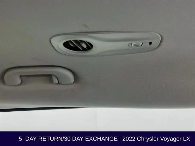 2022 Chrysler Voyager LX