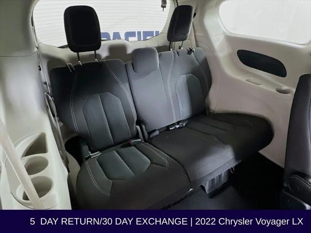 2022 Chrysler Voyager LX