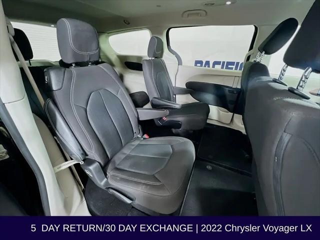 2022 Chrysler Voyager LX