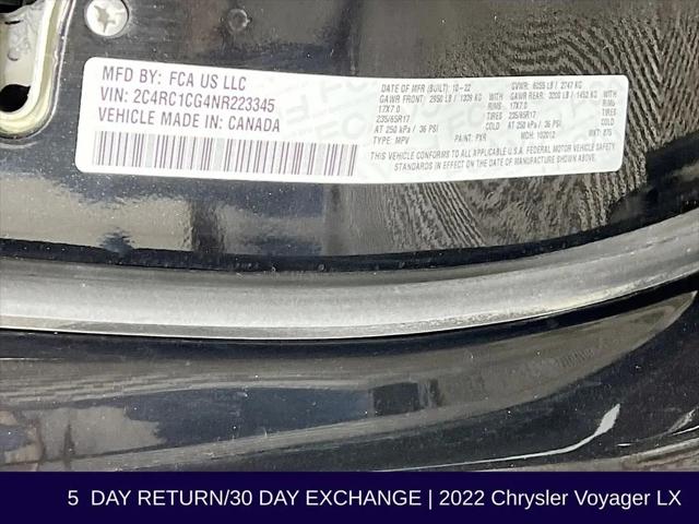 2022 Chrysler Voyager LX