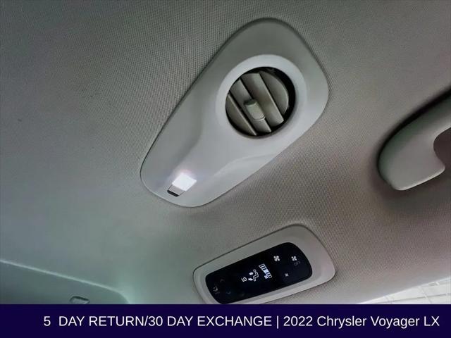 2022 Chrysler Voyager LX