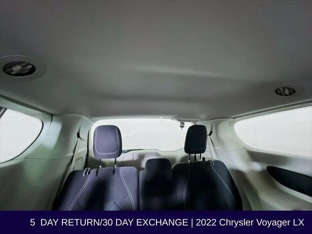 2022 Chrysler Voyager LX