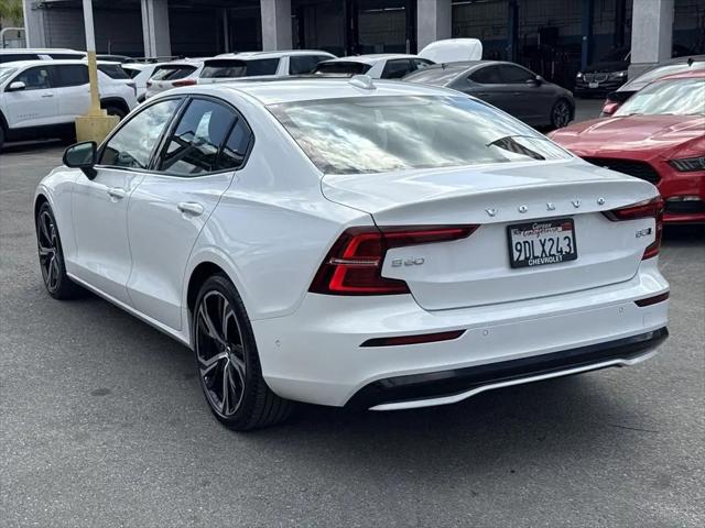2023 Volvo S60 B5 Plus Dark Theme