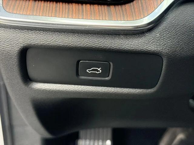2023 Volvo S60 B5 Plus Dark Theme