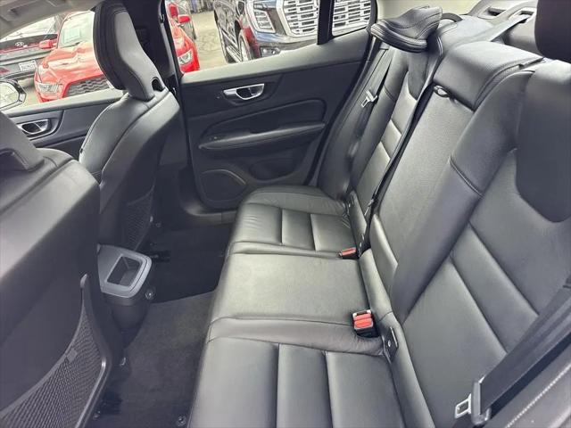 2023 Volvo S60 B5 Plus Dark Theme
