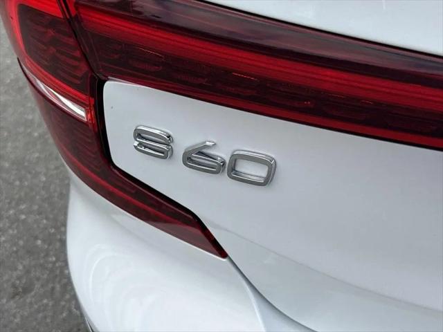 2023 Volvo S60 B5 Plus Dark Theme