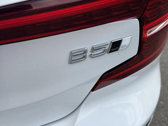 2023 Volvo S60 B5 Plus Dark Theme