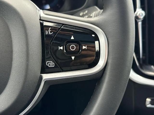 2023 Volvo S60 B5 Plus Dark Theme