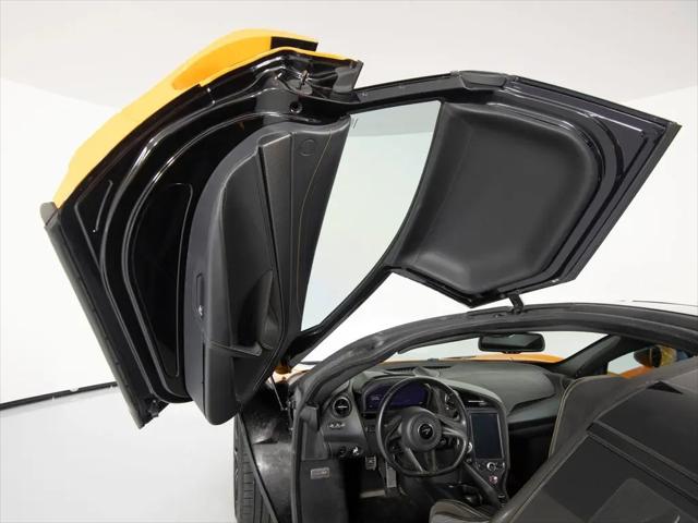 2021 McLaren 765LT Coupe