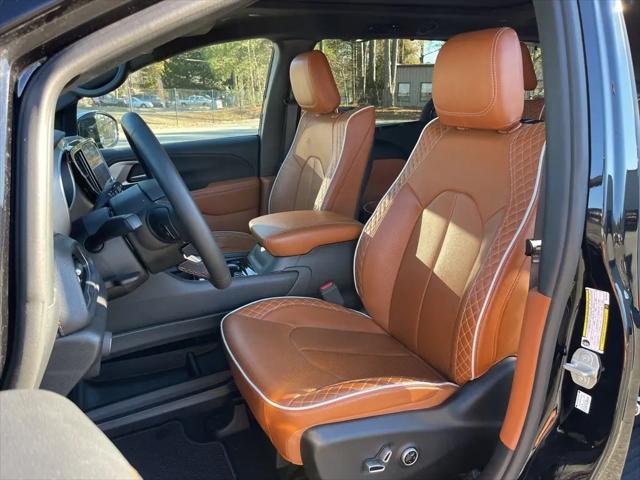 2024 Chrysler Pacifica Pinnacle AWD