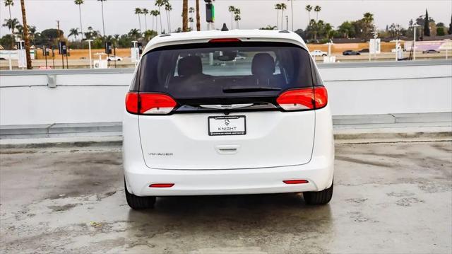 2024 Chrysler Voyager LX