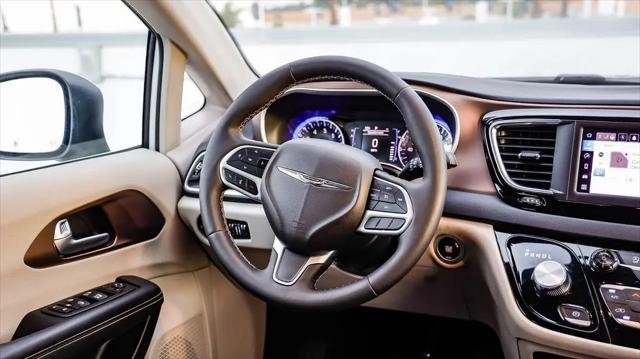 2024 Chrysler Voyager LX