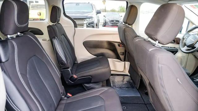 2024 Chrysler Voyager LX