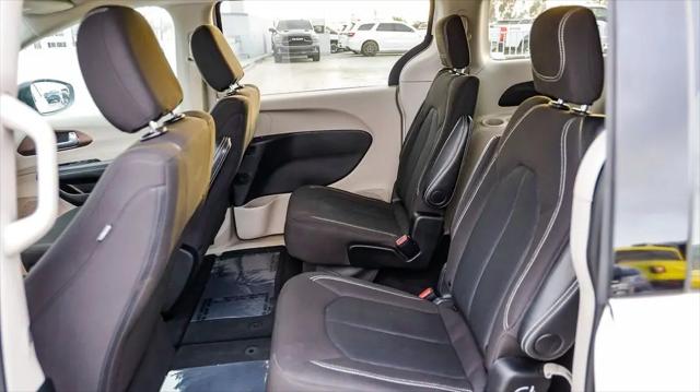2024 Chrysler Voyager LX