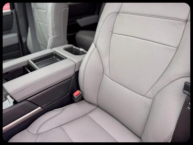 2026 Toyota Tundra Limited CrewMax 5.5' Bed