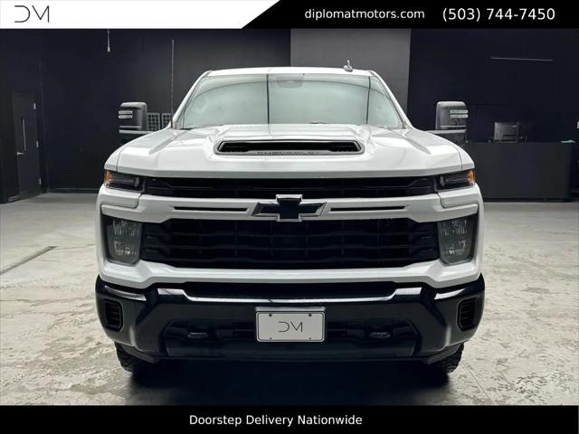 2024 Chevrolet Silverado 2500HD 4WD Crew Cab Standard Bed Custom