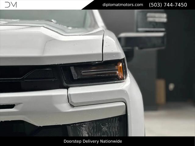 2024 Chevrolet Silverado 2500HD 4WD Crew Cab Standard Bed Custom