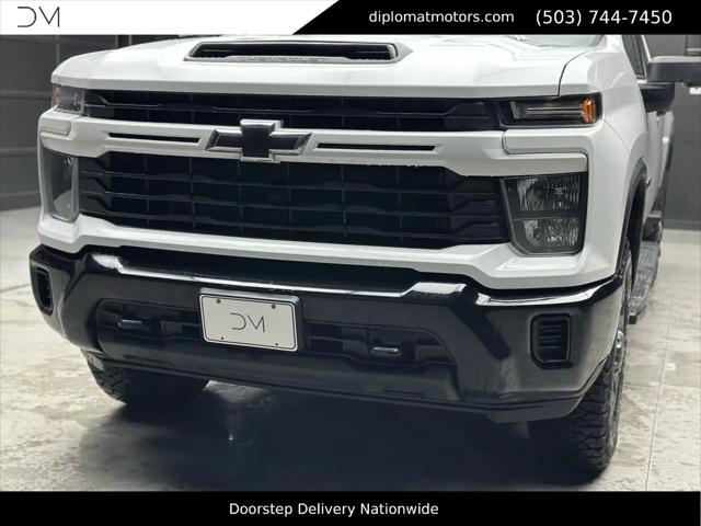 2024 Chevrolet Silverado 2500HD 4WD Crew Cab Standard Bed Custom
