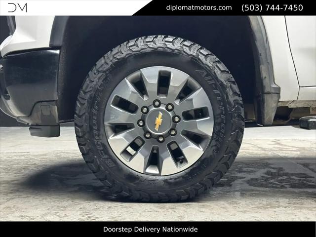 2024 Chevrolet Silverado 2500HD 4WD Crew Cab Standard Bed Custom