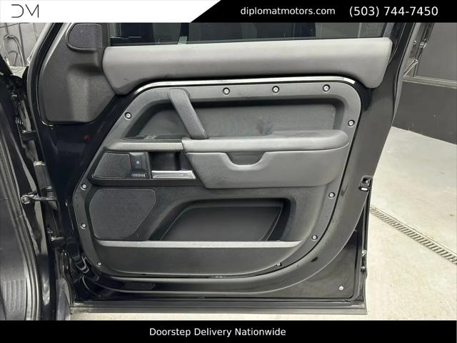 2025 Land Rover Defender 110 P525 V8