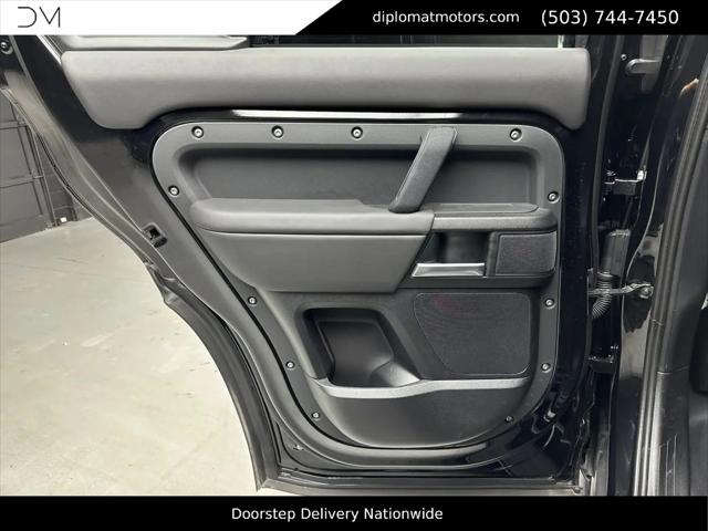 2025 Land Rover Defender 110 P525 V8