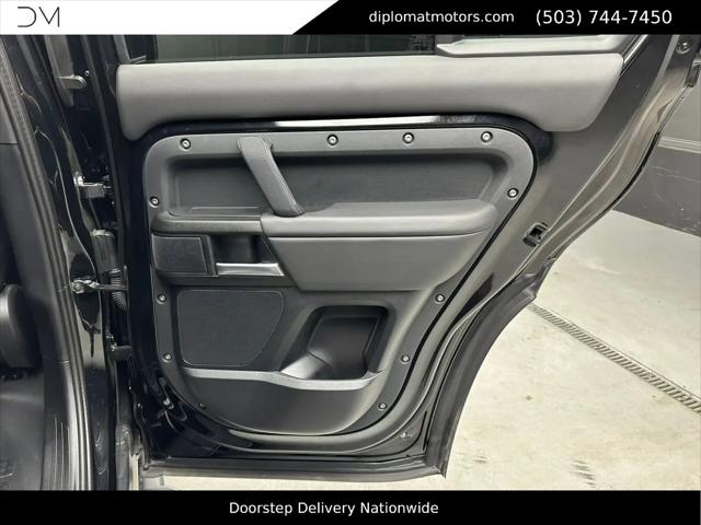 2025 Land Rover Defender 110 P525 V8