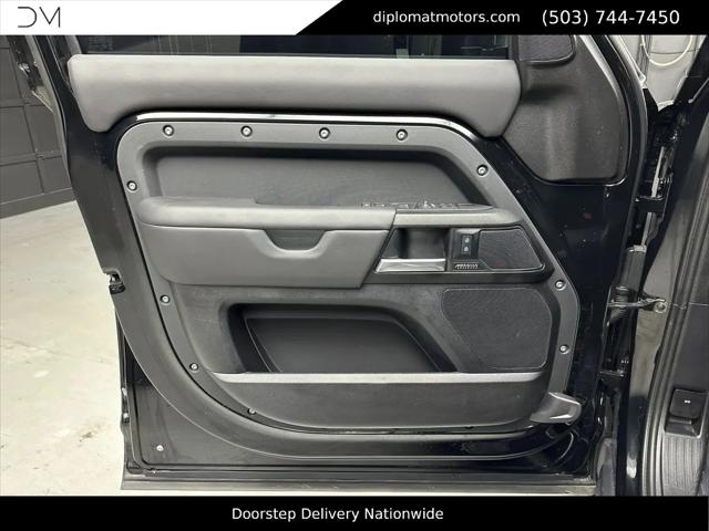 2025 Land Rover Defender 110 P525 V8