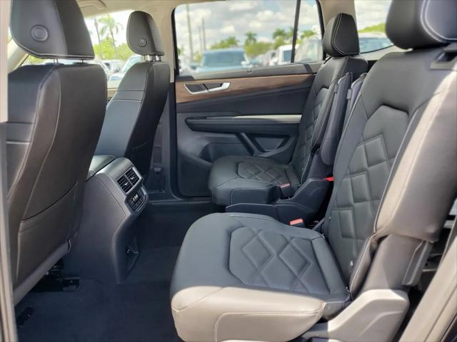 2026 Volkswagen Atlas SE with Technology