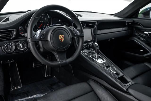 2015 Porsche 911 Carrera GTS