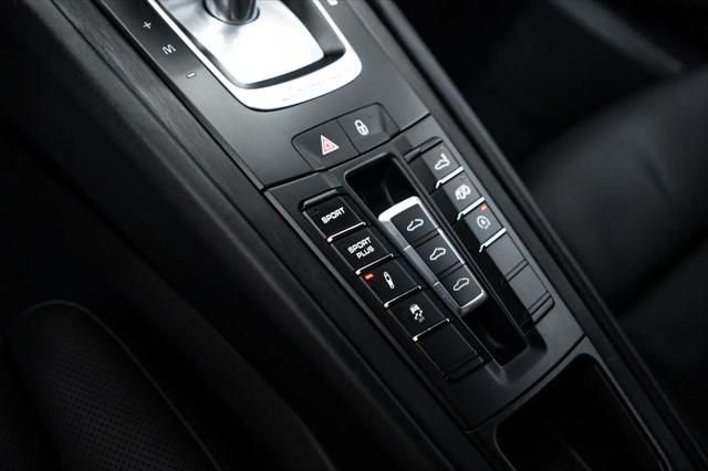 2015 Porsche 911 Carrera GTS