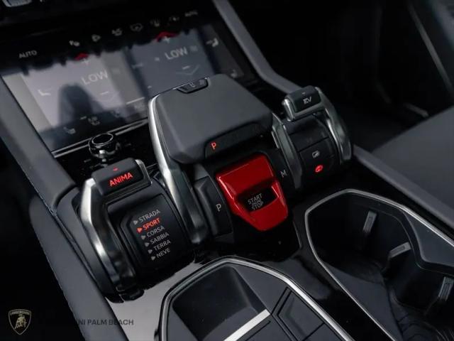 2025 Lamborghini Urus SE