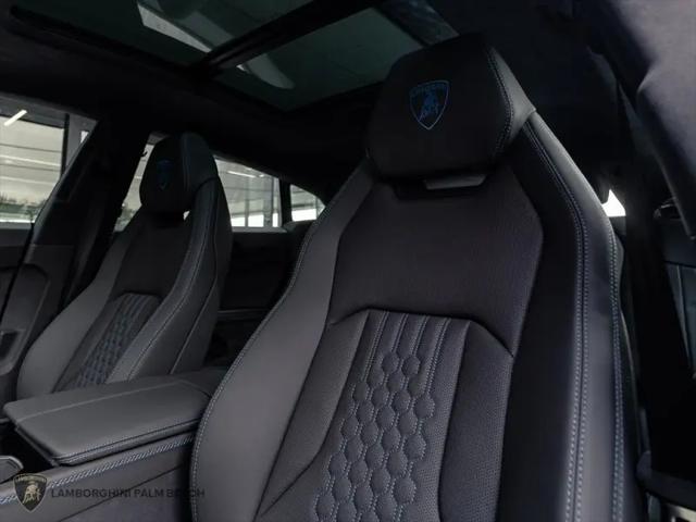 2025 Lamborghini Urus SE