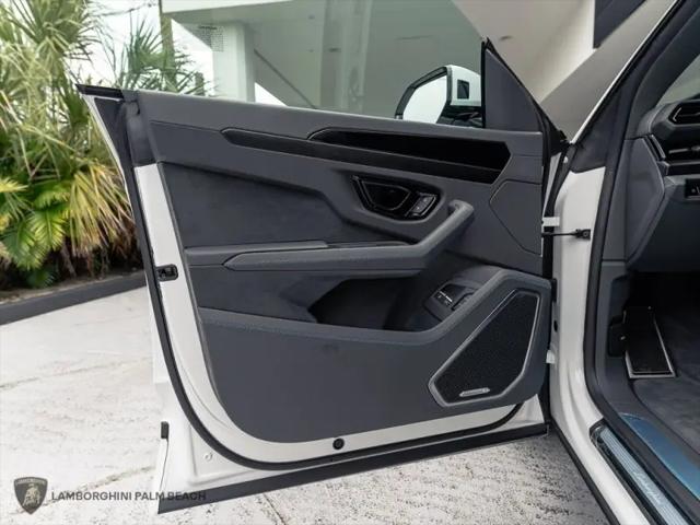 2025 Lamborghini Urus SE