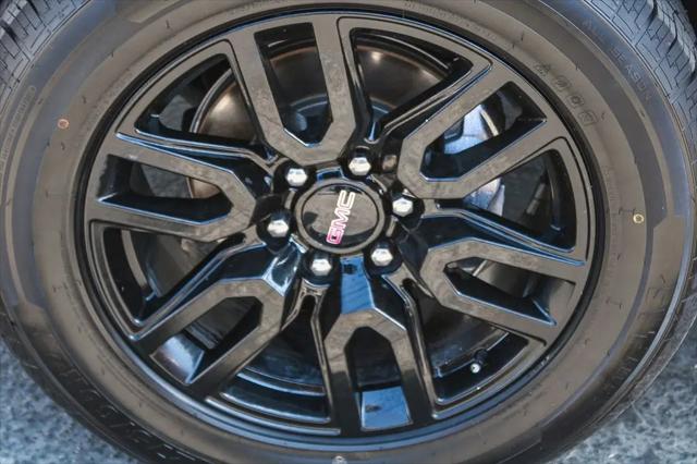 2023 GMC Sierra 1500 4WD Crew Cab Short Box Elevation with 3SB