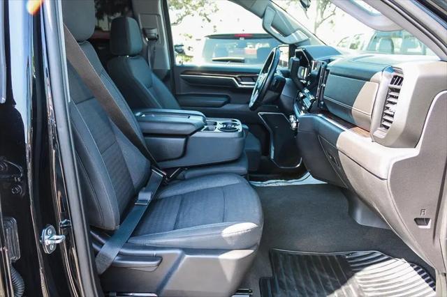 2023 GMC Sierra 1500 4WD Crew Cab Short Box Elevation with 3SB