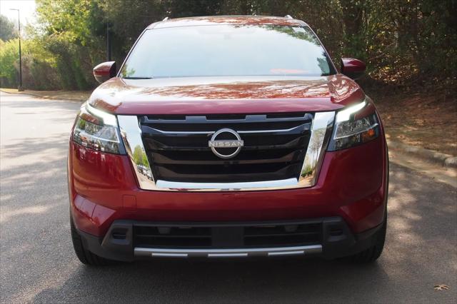 2024 Nissan Pathfinder SL FWD