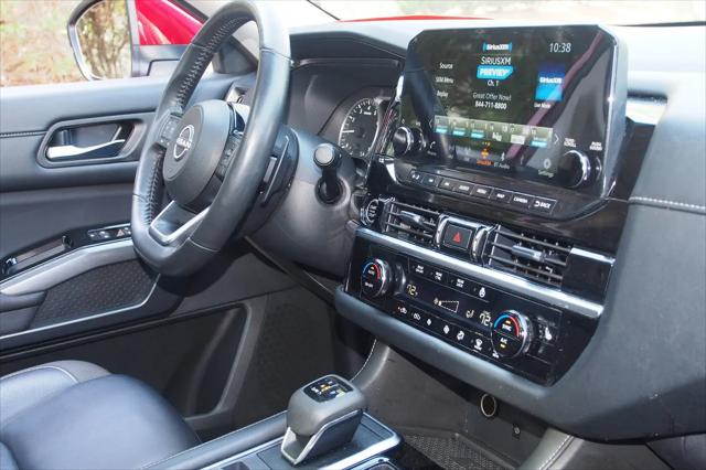 2024 Nissan Pathfinder SL FWD