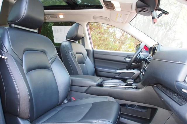 2024 Nissan Pathfinder SL FWD
