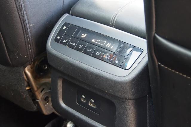 2024 Nissan Pathfinder SL FWD