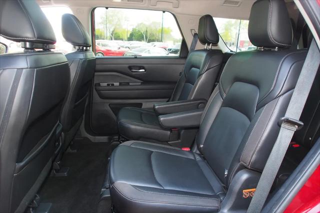 2024 Nissan Pathfinder SL FWD