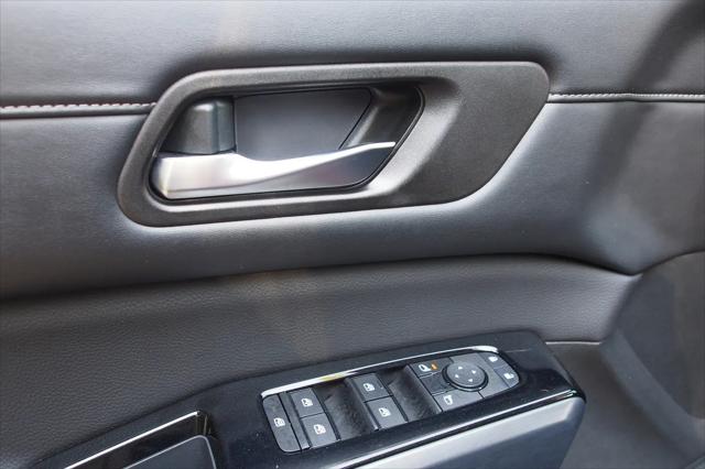 2024 Nissan Pathfinder SL FWD