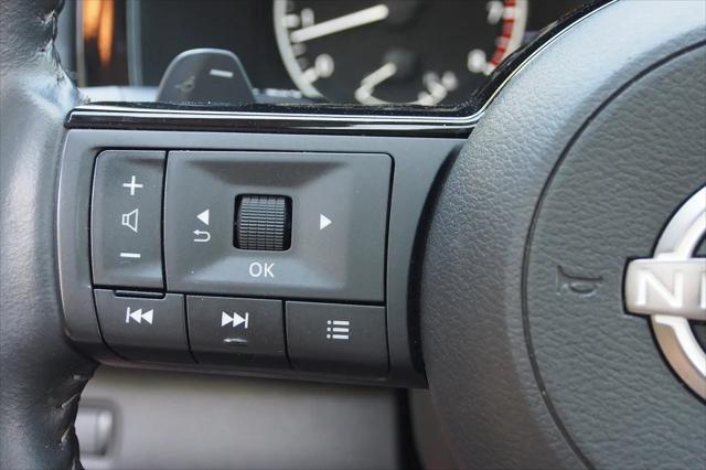 2024 Nissan Pathfinder SL FWD