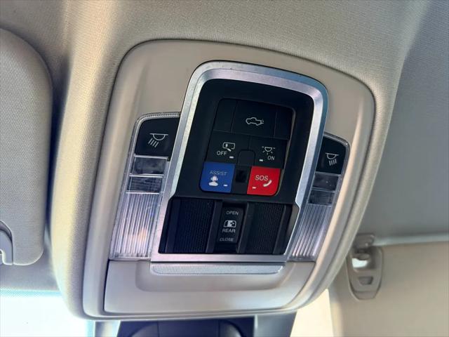 2022 Ram 1500 Laramie Crew Cab 4x4 5'7" Box