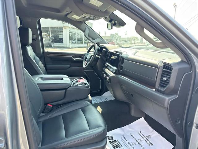2025 GMC Sierra 1500 4WD Crew Cab Short Box SLT