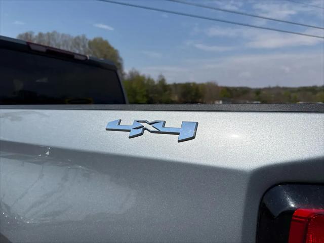 2025 GMC Sierra 1500 4WD Crew Cab Short Box SLT
