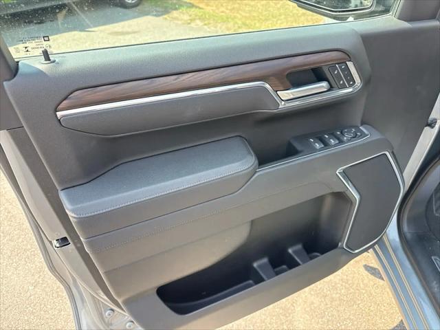 2025 GMC Sierra 1500 4WD Crew Cab Short Box SLT