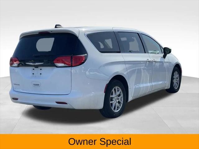 2023 Chrysler Voyager LX