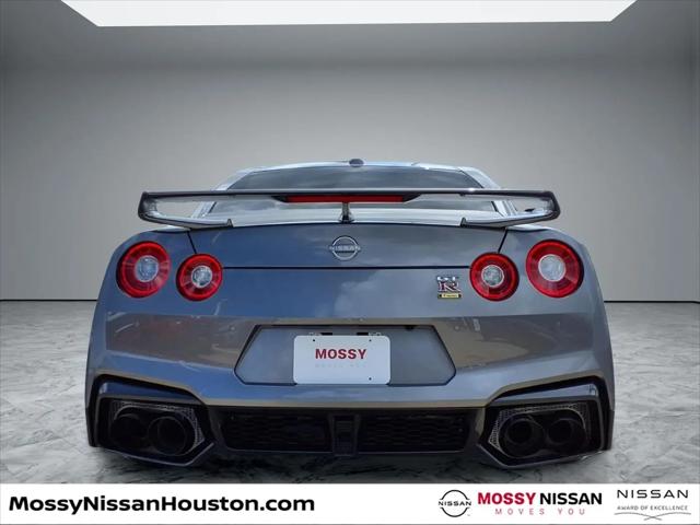 2024 Nissan GT-R T-spec Dual-clutch 6-Speed Transmission