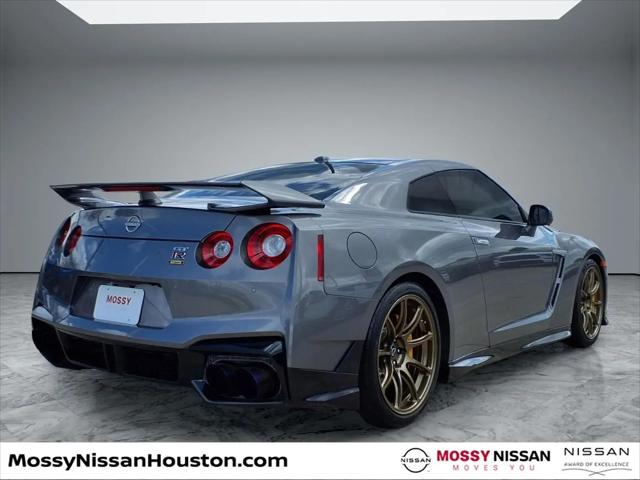 2024 Nissan GT-R T-spec Dual-clutch 6-Speed Transmission