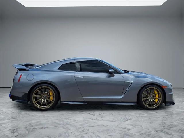 2024 Nissan GT-R T-spec Dual-clutch 6-Speed Transmission